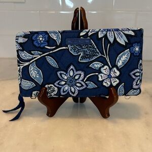 Vera Bradley Wallet Wristlet Crossbody Tropics Tapestry RFID Protection -Retired